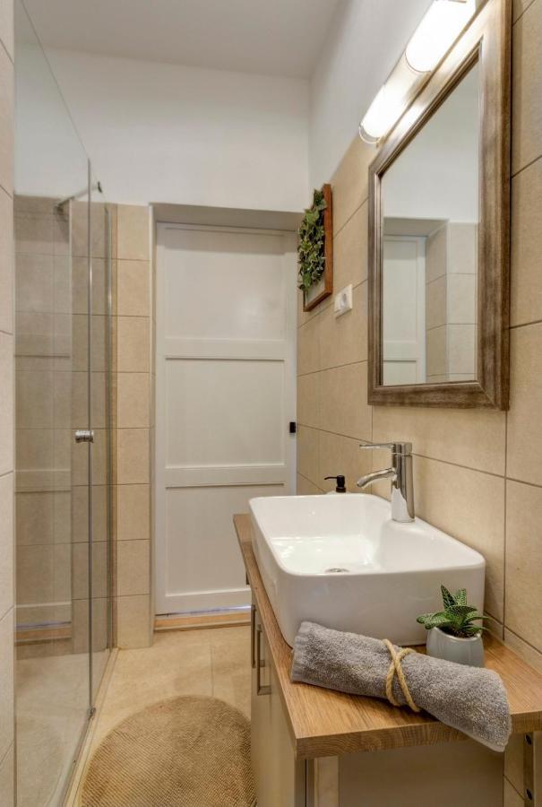 Atosland Apartment Будапеща Екстериор снимка