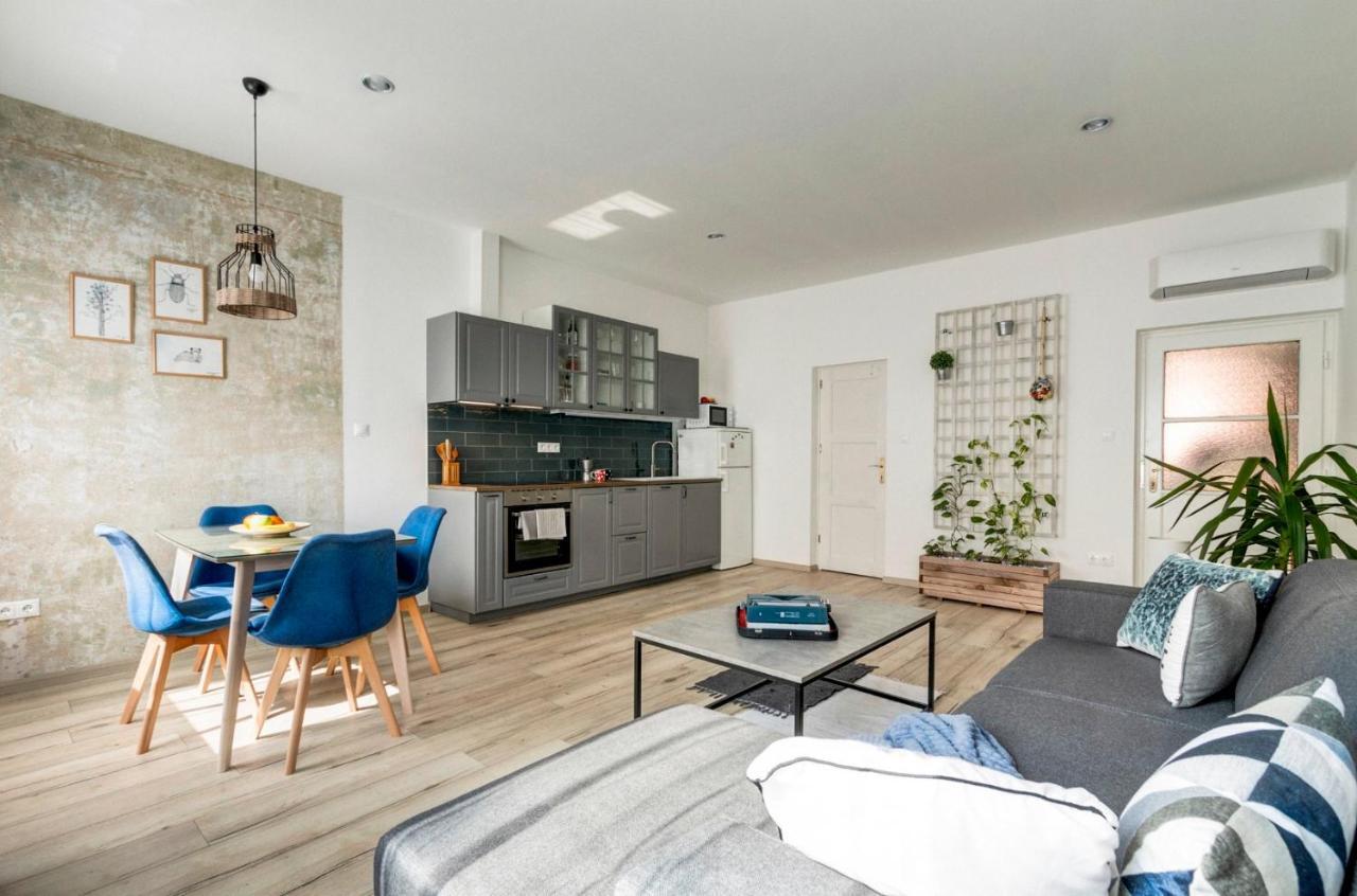 Atosland Apartment Будапеща Екстериор снимка