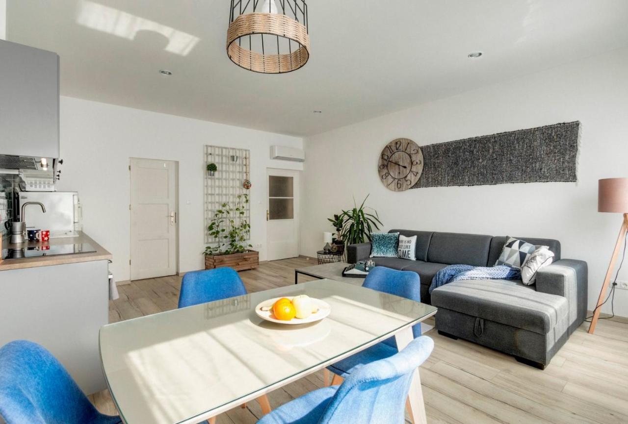 Atosland Apartment Будапеща Екстериор снимка