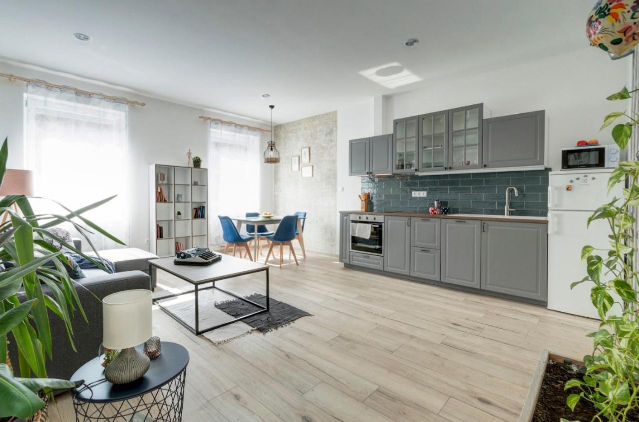 Atosland Apartment Будапеща Екстериор снимка